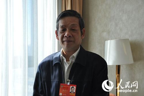十二屆全國政協(xié)常務(wù)委員、民進(jìn)中央常委、廣西壯族自治區(qū)委主委陳自力